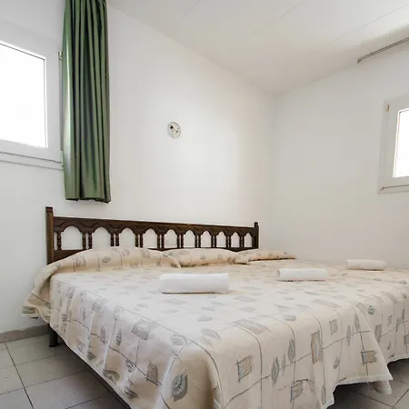 Lloret Guest house 2*
