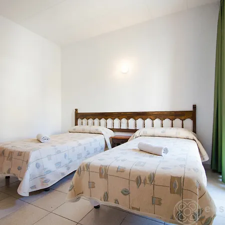 Lloret Guest house 2*